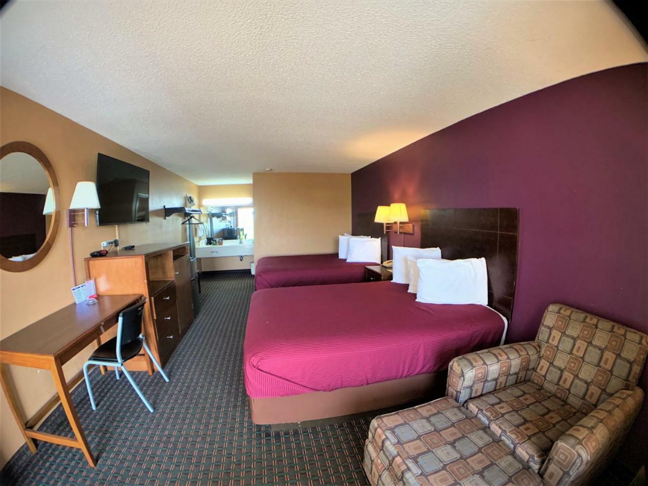 Star Plus Inn & Suites Selmer Bagian luar foto